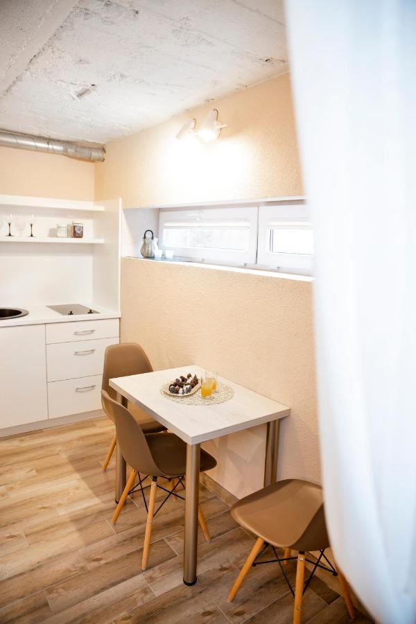 Apartment In Garage With Free Parking Kaunas Eksteriør bilde