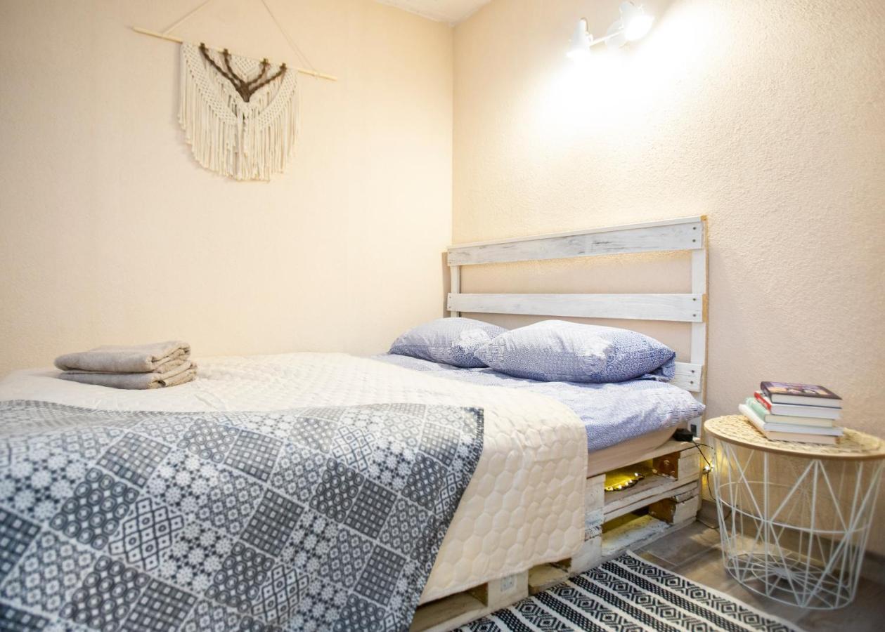 Apartment In Garage With Free Parking Kaunas Eksteriør bilde