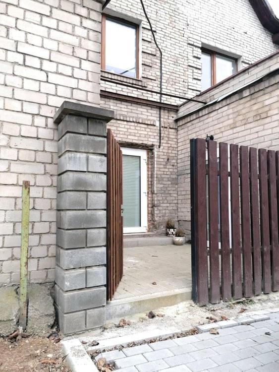 Apartment In Garage With Free Parking Kaunas Eksteriør bilde